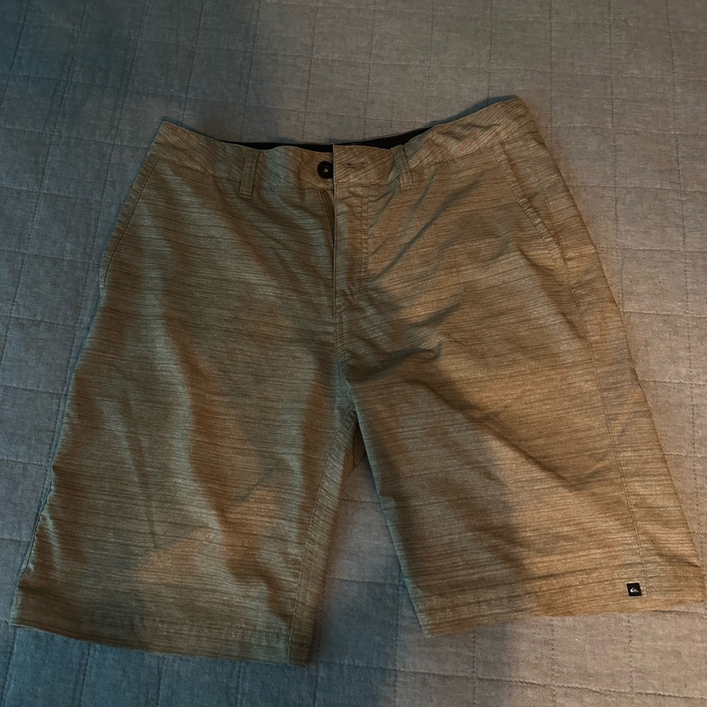 Quicksilver beige surf / turf trunk